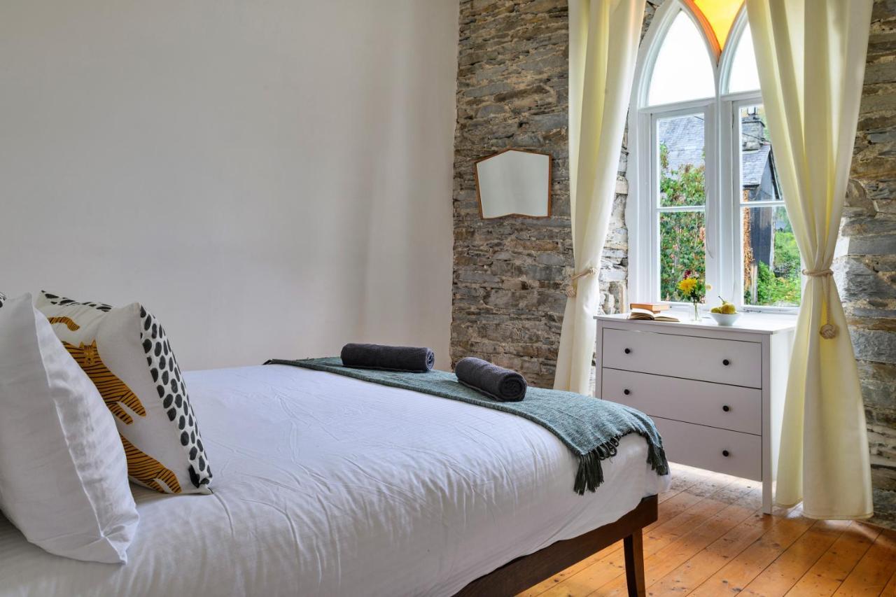 Finest Retreats - Luxury Converted Chapel With Hot Tub & Games Room Dinas Mawddwy Ngoại thất bức ảnh