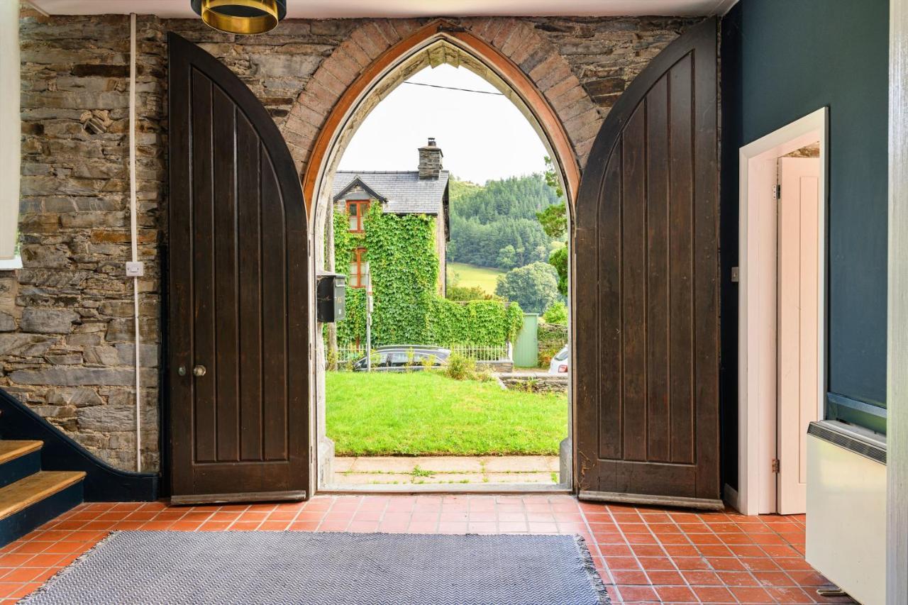 Finest Retreats - Luxury Converted Chapel With Hot Tub & Games Room Dinas Mawddwy Ngoại thất bức ảnh